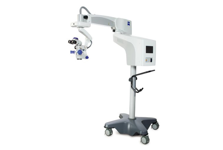 手術顕微鏡　OPMI Rumera i カールツァイス社